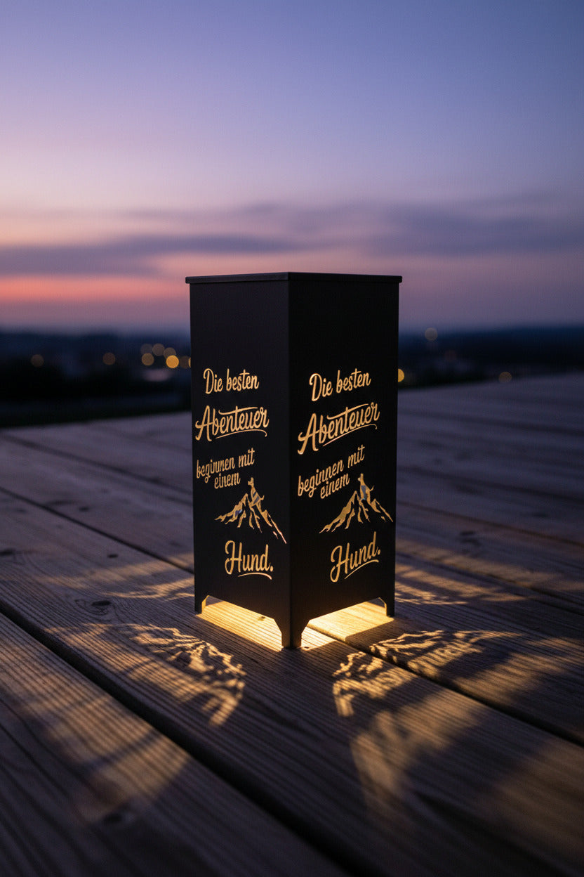 Dekosäule / Metallsäule "Abenteuer Hund"